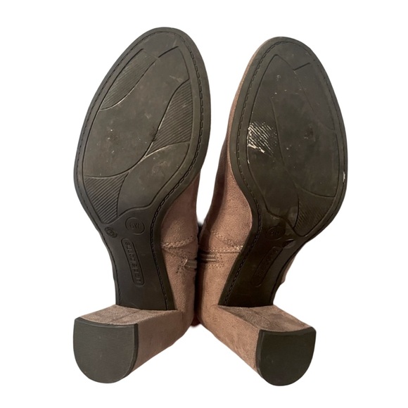 Liz Claiborne Boots - Picture 5 of 5